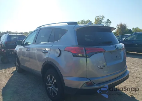 2017 Toyota Rav4 Le z USA, uszkodzony, nr VIN 2T3BFREV8HW549792